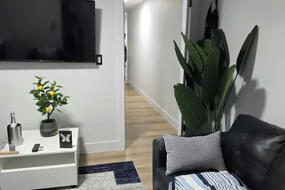 Image de 2 Suites, 2 Bedrooms, 2 Bathrooms & 2 living areas.