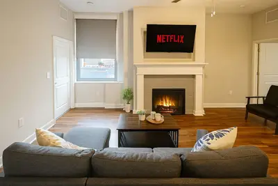 Image de Cozy Luxe Suite Rock Hall • Casino • Stadiums