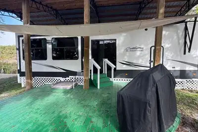 Image de Pierson Campsite on a farm with farm animals!