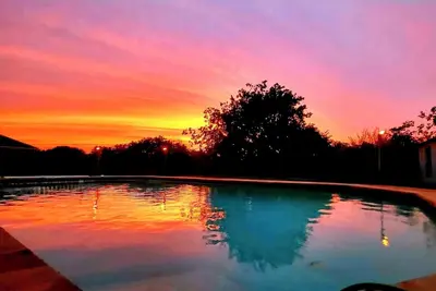 Image de Peaceful Family Retreat – Minutes to At&T & Rangers Stadiums, Six Flags & More!