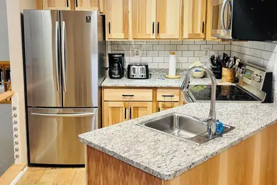 Image de Renovated Attitash Condo – Walk to Slopes & Saco River, Sleeps 8, Pool & More!