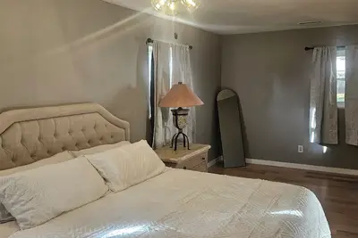 Image de Charming Salem Getaway – Comfortable, Convenient, and Close to It All