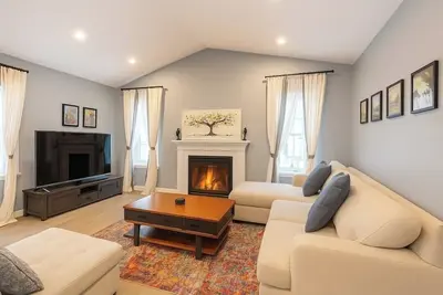 Image de Artful Retreat/Durham College 5 min Walk & Sleep 8