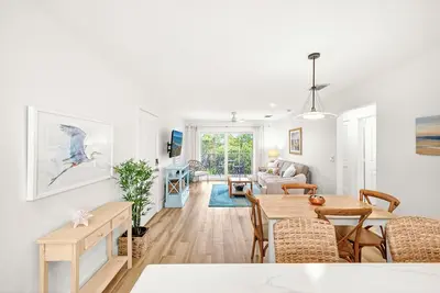 Image de SeaShells Unit 34 - Sanibel 2br/2ba Condo w/full Kit. Sandy path to Gulf Access