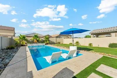 Image de Modern home - Pool - State Farm - Westgate - Camelback Ranch Spring Training