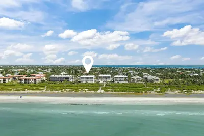 Image de Welcome to Beachcomber B302, - your Gulf-front paradise on Sanibel!