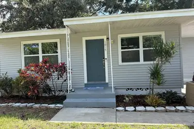 Image de 2-Bedroom house in Largo with inviting fenced backyard