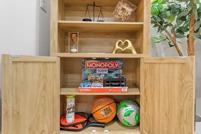 Image de An executive North Raleigh Oasis with style, comfort, and seamless productivity.