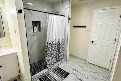 Charming 2-bedroom house  in Durham