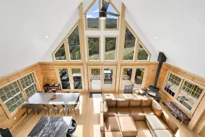 Image de Asheville~Dutch Cove~ Contemporary Log Cabin~Luxe