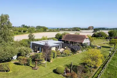 Image de Spacious Coastal Retreat for 10 in West Wittering
