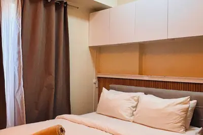 Image de Séjour élégant et lumineux pour le travail ou les loisirs