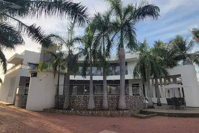 Image de Beautiful Resort type villa with Gazebo, Barbeque pits with party plot & banquet