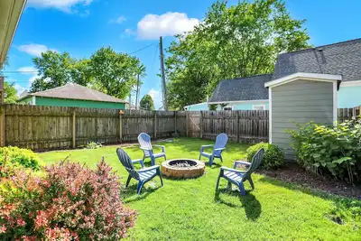 Image de Linden House | Roof-Deck | Fire Pit | Prime Area