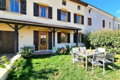 Image de Gîte Charme et Confort à Saint-Haon-le-Châtel, Animaux admis