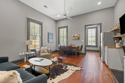 Image de This apartment is a 2 bedroom(s), 1 bathrooms, located in Frankfort, Ky.