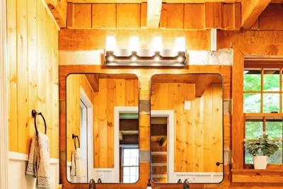 Image de Cozy Cabin and Homestead