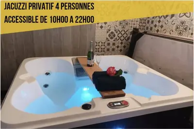 Image de Gîte la voilerie, jacuzzi privatif & piscine & lit cabane