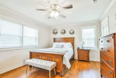 Image de Family Friendly: Fully Updated with nearby park!