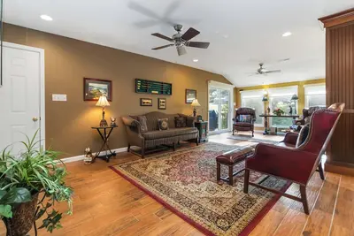 Image de Welcome to Double Eagle on Seven- Lake Cumberland's Elegant Golf Side Retreat