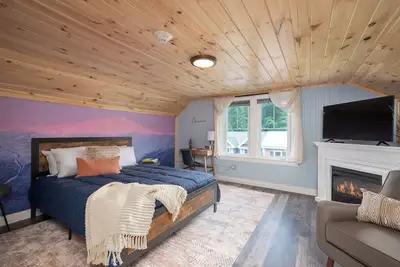 Image de New! 2 bd suite w/ fireplaces, 5 mins to N Conway!