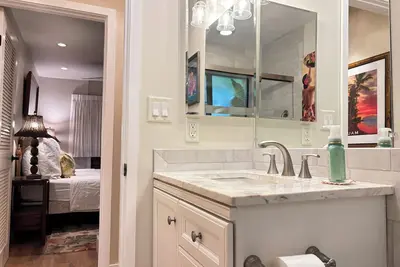 Image de *Hono Kai A15* New Listing! New remodel! Maui condo steps to the sand!