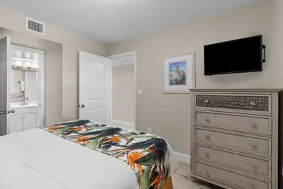 Image de Seashore Serenade: Soothing Sounds of the Ocean from Your Balcony | 3 Suites