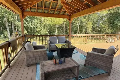 Image de Charming 2-bedroom, 2 bath home near hunting and outdoor adventure.