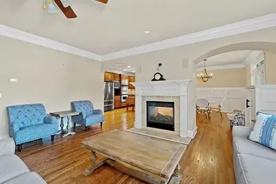 Image de Beautiful 4 bedroom, 4 bath private neighborhood serenity Home away from home