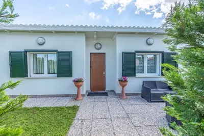 Image de Villa with garden near the sea