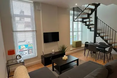 Image de Rooftop Apartment on Town Centre High Street