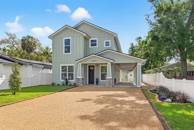 Image de New-build 4-bedroom Bungalow with Hot Tub near Downtown Tampa!