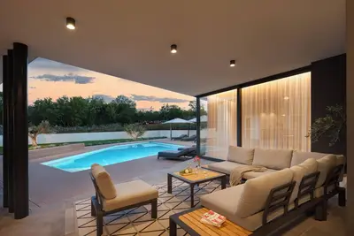 Image de Luxury & Modern 4-bedroom villa with complete privacy in delightful Brgod