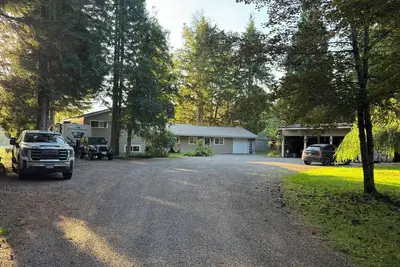 Image de Riverfront Retreat on the Skeena