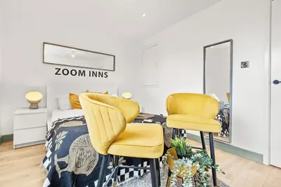 Image de Chic, Spacious Townhouse with Parking &Garden