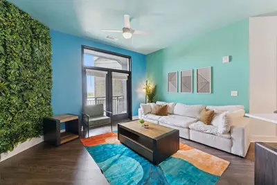 Image de Savannah Gem | 2br Apt Stay w/ Pool & River Views