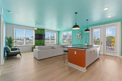 Image de Stylish 2br Retreat in Midtown Savannah!