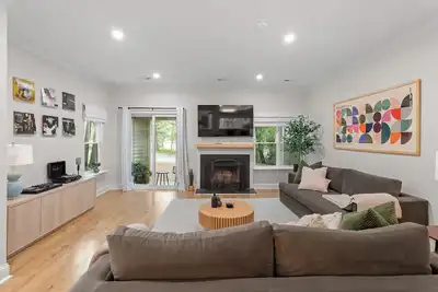 Executive North Raleigh Oasis - Premium 2br