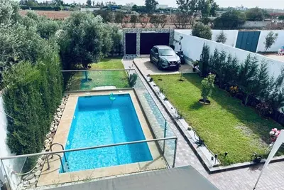Image de Maison avec piscine à7 min de la plage en voiture