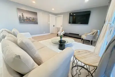 Image de Schaumburg Modern 4br Farmhouse w/ Private Master & Sleeps 9. Families & groups