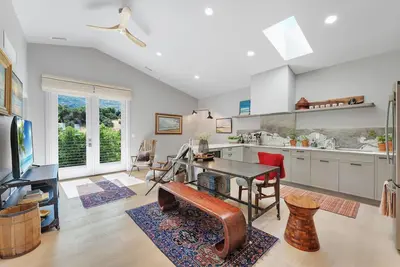 Image de Chic Organic-Modern Loft • 20 Minutes to Slc • Near Ski Resorts & Shopping