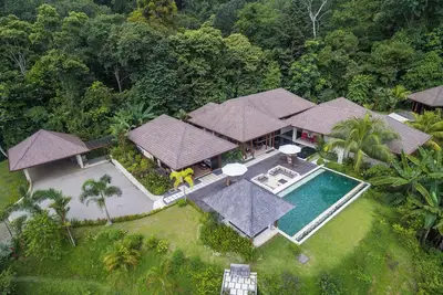 Image de Casa Bellavia: Balinese Ocean-View Masterpiece on 25 Acres, Huge Pool, Fire Pit