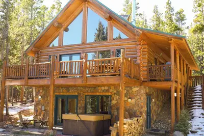 Image de Cozy Cabin- Hot Tub - Game Room- Sauna!