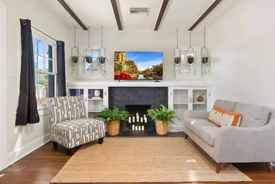 New Coronado Historic 1br Boho Oasis! Private Yard