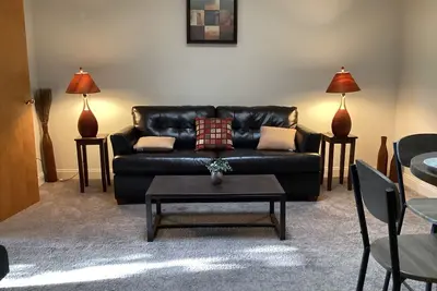 Image de Double Lounge Getaway - 1 Br + 2 Living Spaces