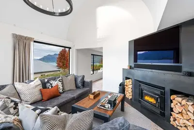 Image de Luxury Away - Karearea - Hot Tub-Free Parking-Bbq