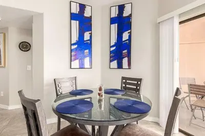 Image de Designer 2bd/2ba in Gated Resort w/ Pool & Gym
