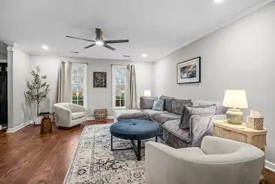 Image de Newly renovated townhome. 2 King beds with on suites.