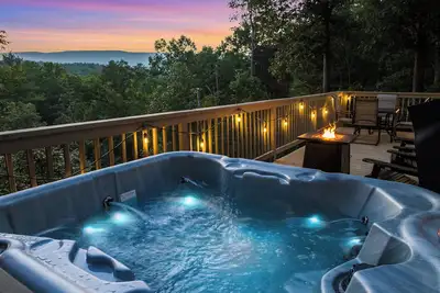 Image de Romantic 2-bedroom cabin, Hot tub, views, Firepit, Arcade, Grill