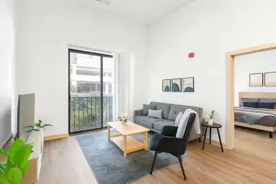 Image de Chic Mid-Rise Apartment | 2br Getaway